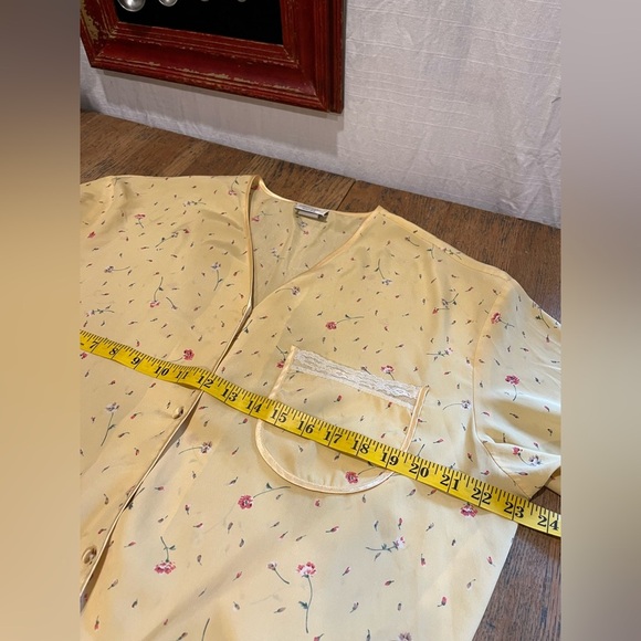 Vintage LINDA BIS – Yellow Floral Button-Front Top – Size S/P - Picture 4 of 9